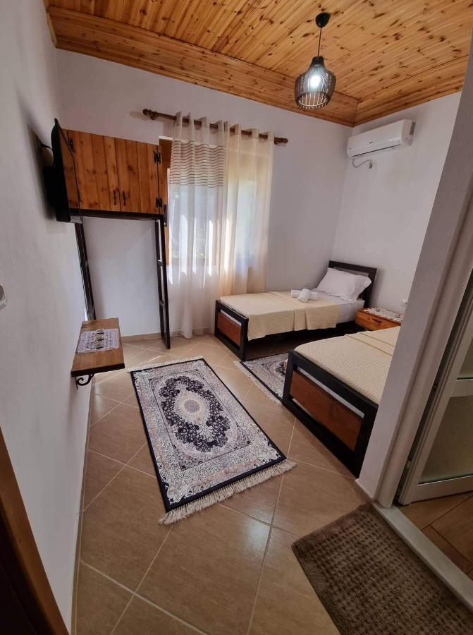 B Vishe Guest House Gjirokastra Kültér fotó