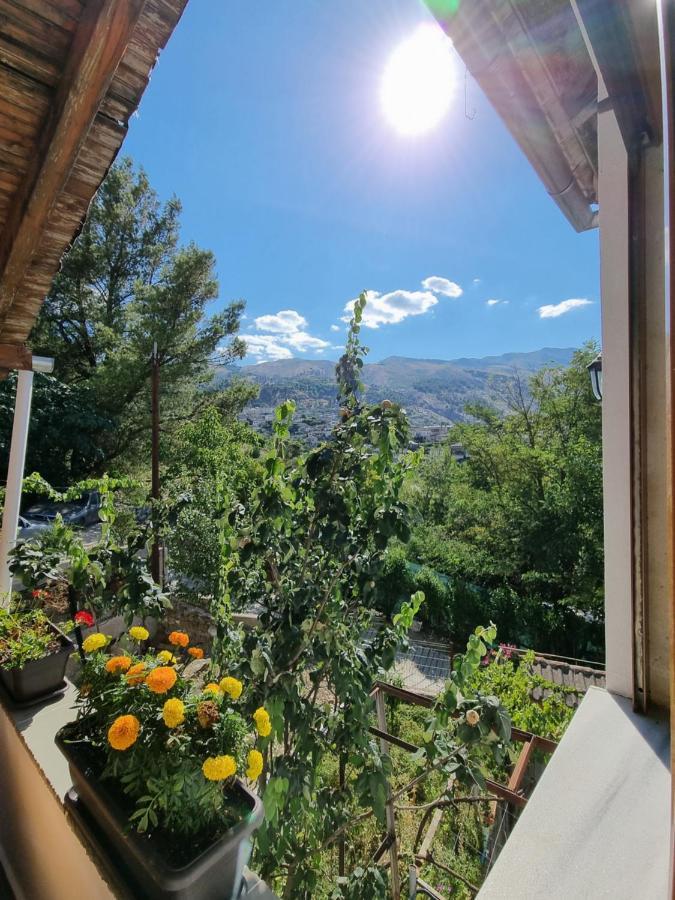 B Vishe Guest House Gjirokastra Kültér fotó