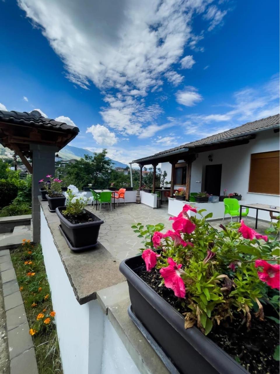 B Vishe Guest House Gjirokastra Kültér fotó